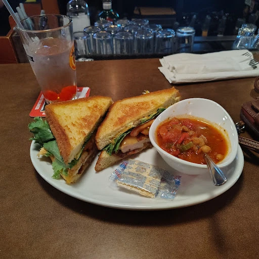 Lucky's Taproom & Eatery photo 3